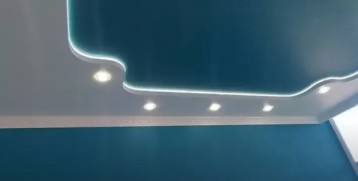 Фактурный натяжной потолок с подсветкой — Красноярск, Краснодарская, 37, фото 2